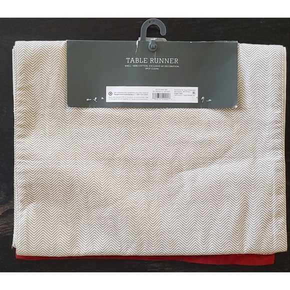 Holiday Table Runner Christmas‎ Red Truck Christmas Tree nwt plaid Threshold - Picture 2 of 7